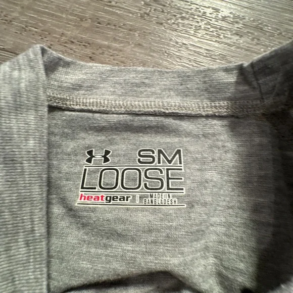 Under Armour Shirt Mens Small‎ Gray Tee Short Sleeve Performance Loose Workout - Picture 3 of 8